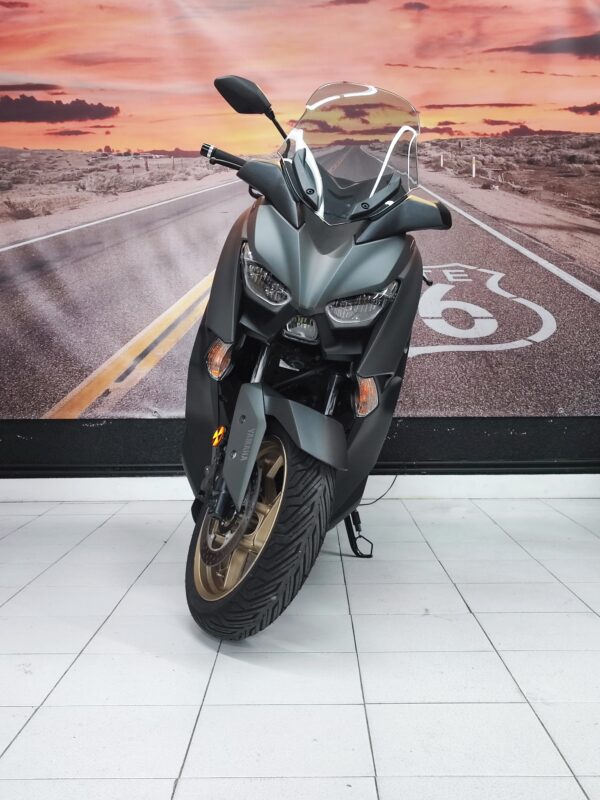 YAMAHA XMAX 125 TECH MAX - Image 4