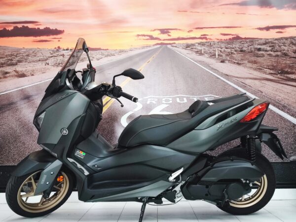 YAMAHA XMAX 125 TECH MAX - Image 2
