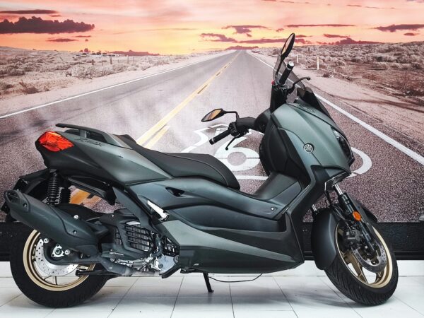 YAMAHA XMAX 125 TECH MAX - Image 3
